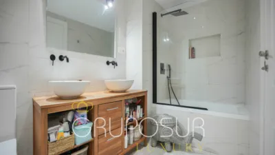 Apartment at Paseo de Isabel 'La Católica', 1 photo 37