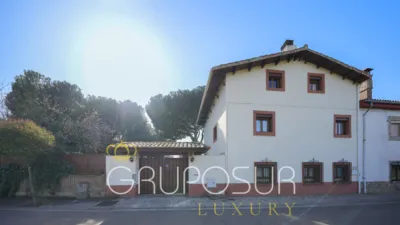 Semi-detached chalet on Calle de Encina, no. sn photo 4