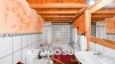 Chalet in Urbanización Olmedo, no. 1 photo 76