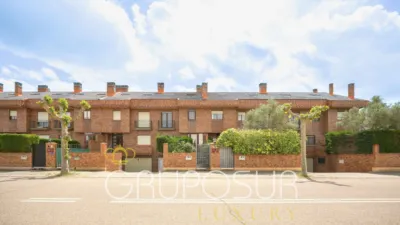 Semi-detached chalet on Avenida de los Entrepinos photo 3
