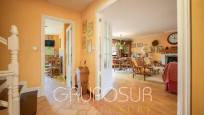 Semi-detached chalet on Avenida de los Entrepinos photo 8