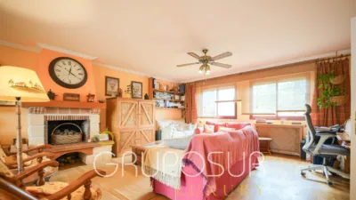Semi-detached chalet on Avenida de los Entrepinos photo 11
