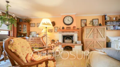 Semi-detached chalet on Avenida de los Entrepinos photo 12