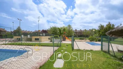 Semi-detached chalet on Avenida de los Entrepinos photo 90