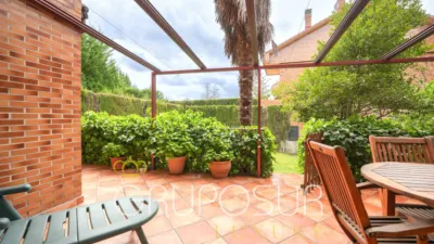Semi-detached chalet on Avenida de los Entrepinos photo 16