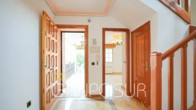 Semi-detached house on Calle de Castilla y León, 1 photo 45