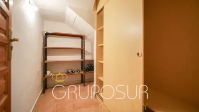Semi-detached house on Calle de Castilla y León, 1 photo 56