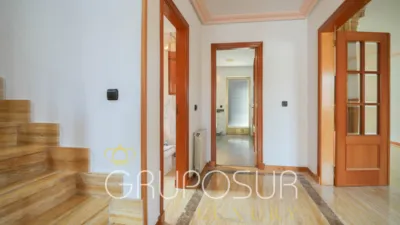 Semi-detached house on Calle de Castilla y León, 1 photo 19