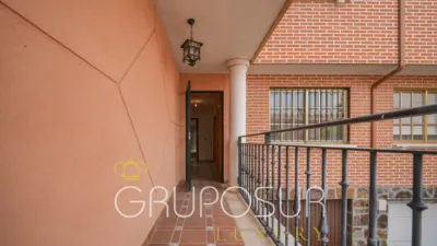Semi-detached house on Calle de Castilla y León, 1 photo 9