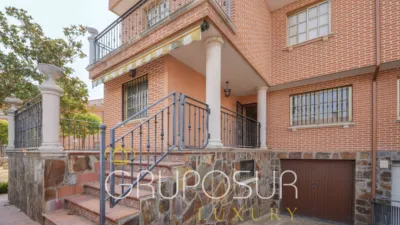 Semi-detached house on Calle de Castilla y León, 1 photo 6