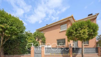 Semi-detached house on Calle de Castilla y León, 1 photo 8
