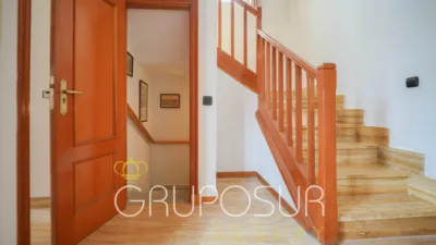 Semi-detached house on Calle de Castilla y León, 1 photo 11