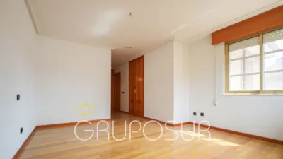 Semi-detached house on Calle de Castilla y León, 1 photo 35