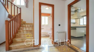 Semi-detached house on Calle de Castilla y León, 1 photo 17