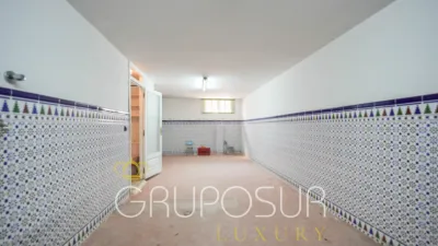 Semi-detached house on Calle de Castilla y León, 1 photo 51