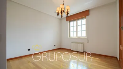 Semi-detached house on Calle de Castilla y León, 1 photo 29