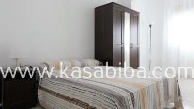 Apartment on Carrer de Guillem de Castro photo 26