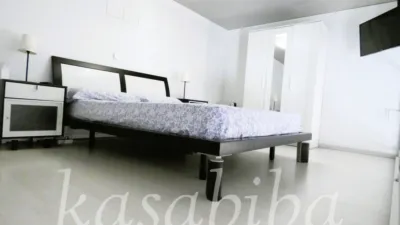 Loft on Carrer de la Creu Roja photo 19