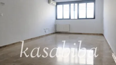 Flat on Baron de Campolivar Street photo 2