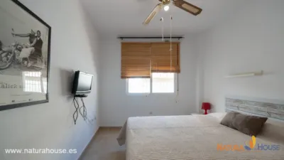 Apartment on San Fernando Street photo 22
