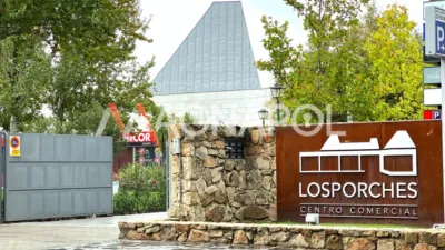 Chalet pareado en alquiler en Próxima A Centro Comercial y Zona de Colegios, Encinar de los Reyes (La Moraleja) de 5.500 €<span>/mes</span>