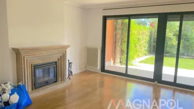 Chalet pareado en alquiler en Próxima A Centro Comercial y Zona de Colegios, Encinar de los Reyes (La Moraleja) de 5.500 €<span>/mes</span>