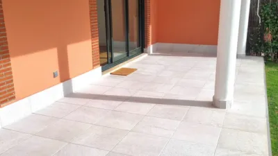 Chalet pareado en alquiler en Próxima A Centro Comercial y Zona de Colegios, Encinar de los Reyes (La Moraleja) de 5.500 €<span>/mes</span>