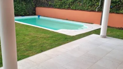 Chalet pareado en alquiler en Próxima A Centro Comercial y Zona de Colegios, Encinar de los Reyes (La Moraleja) de 5.500 €<span>/mes</span>