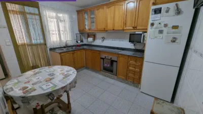 Semi-detached chalet in Onil photo 4