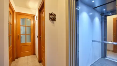 Casa en Carrer de Venecia photo 11