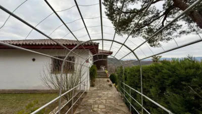 Detached family home in Tavèrnoles photo 6
