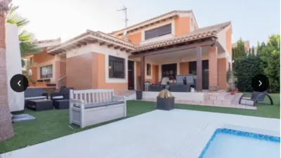 Detached house on Calle Ramón Gaya photo 7