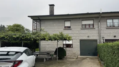 Semi-detached chalet on Calle As Carballas, No. 3 photo 2