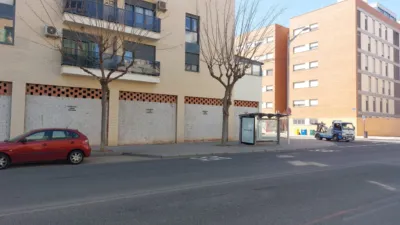 Local comercial en alquiler en Avenida de la Ilustración - Más