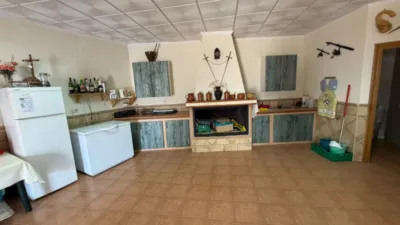 Local comercial en venta en Madrigueras - Más