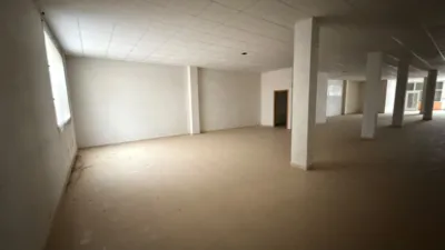 Local comercial en venta en Caudete - Más