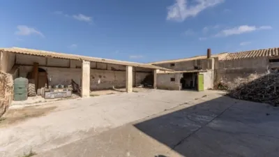 Rustic farm on El Cejo Street photo 27