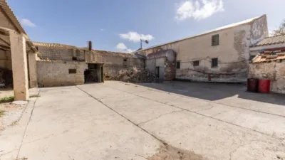 Rustic farm on El Cejo Street photo 26