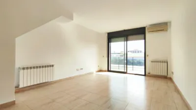 Duplex in Carrer de Barberà del Vallès photo 12