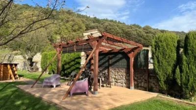 Rustic finca in Sales de Llierca photo 14