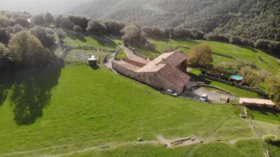 Rustic finca in Sales de Llierca photo 2