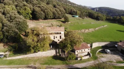 Rustic finca in Sales de Llierca photo 5