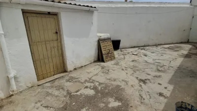 House in the Centre photo 20
