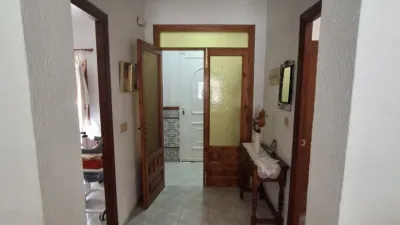 House in the Centre photo 2