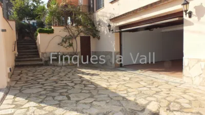 Chalet on Carrer de la Muga photo 5
