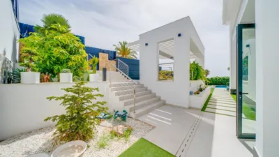Single-family chalet in Golf Bahía Urbanization photo 14