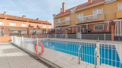 Chalet adosado en venta en Calle del Río Bidasoa, Rinconada (Distrito Reyes Católicos. Alcalá de Henares) de 514.900 €