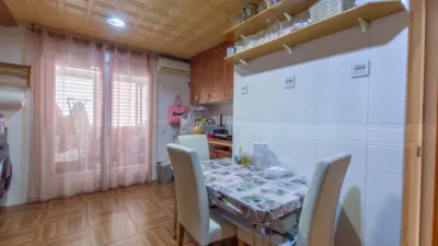 Chalet adosado en venta en Calle del Río Bidasoa, Rinconada (Distrito Reyes Católicos. Alcalá de Henares) de 514.900 €