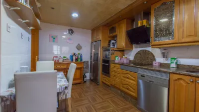 Chalet adosado en venta en Calle del Río Bidasoa, Rinconada (Distrito Reyes Católicos. Alcalá de Henares) de 514.900 €