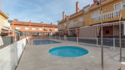 Chalet adosado en venta en Calle del Río Bidasoa, Rinconada (Distrito Reyes Católicos. Alcalá de Henares) de 514.900 €